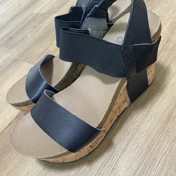 Corkey cork heel Sandals with black straps size 6 - Picture 9 of 11